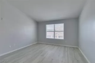 Photo #5: 2741283 Listing