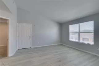 Photo #6: 2741283 Listing