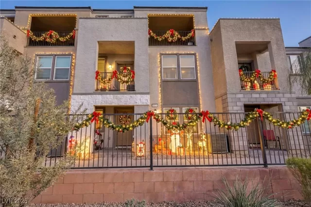 MLS: 2741301 Condo For Sale