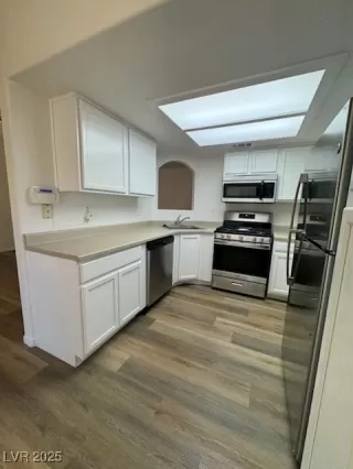 Photo #2: 2741319 Listing