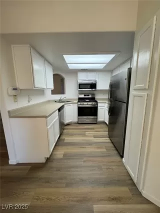 Photo #3: 2741319 Listing