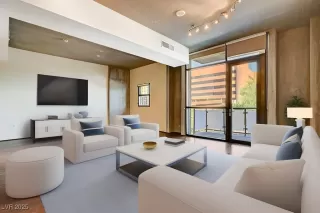 Photo #3: 2741388 Listing