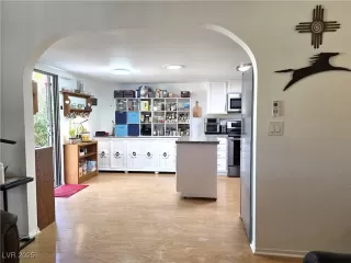 Photo #2: 2741394 Listing