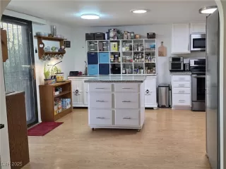 Photo #3: 2741394 Listing