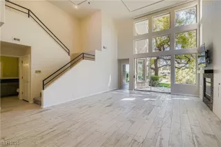 Photo #3: 2741400 Listing