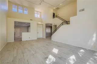 Photo #5: 2741400 Listing