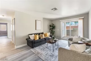 Photo #2: 2741406 Listing