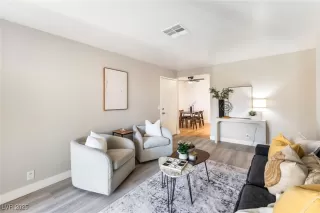 Photo #4: 2741406 Listing