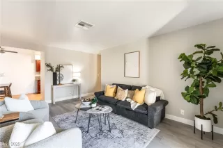 Photo #5: 2741406 Listing