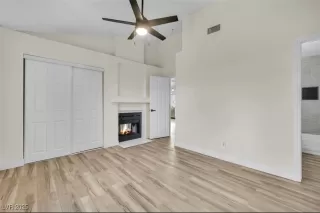 Photo #4: 2741419 Listing