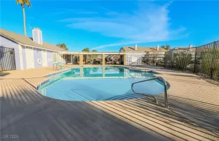 Photo #2: 2741440 Listing