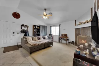 Photo #5: 2741440 Listing