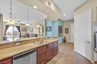 Photo #4: 2741450 Listing