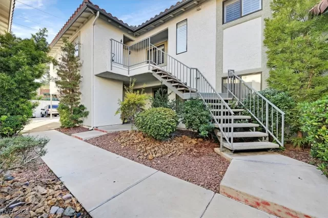 MLS: 2741453 Condo For Sale