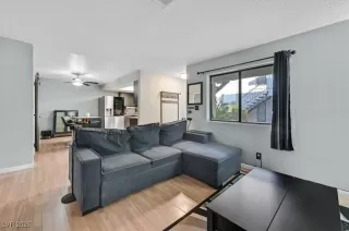 Photo #4: 2741453 Listing 