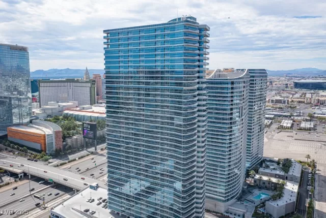 MLS: 2741455 Condo For Sale