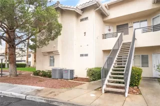 Photo #2: 2741463 Listing