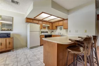 Photo #5: 2741518 Listing