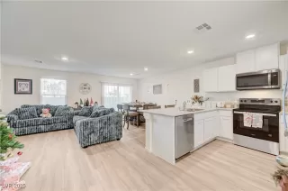 More Details about MLS # 2741535 : 2570 PETUNIA GARDEN AVENUE