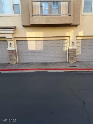 Photo #2: 2741539 Listing