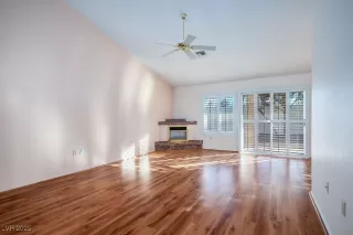 Photo #4: 2741560 Listing