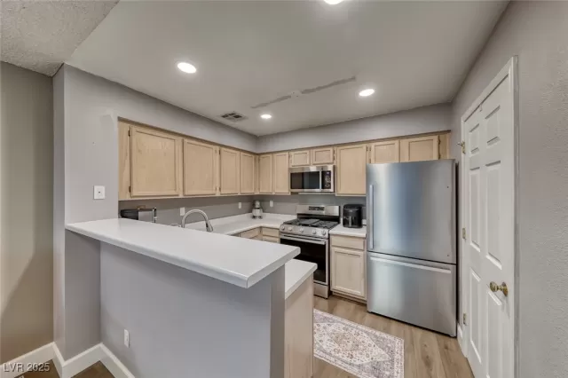 MLS: 2741562 Condo For Sale