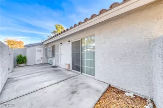 Photo #5: 2741562 Listing