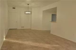 Photo #1: 2741566 Listing