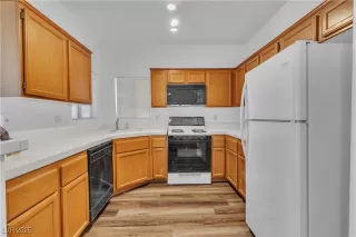 Photo #4: 2741623 Listing 