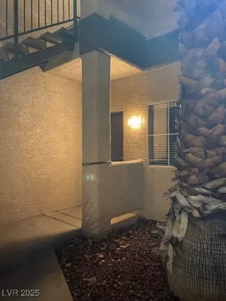 Photo #2: 2741647 Listing