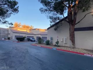 Photo #4: 2741647 Listing