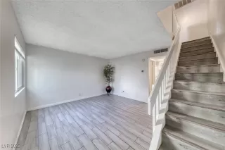 Photo #5: 2741651 Listing 