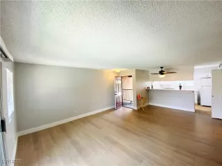 Photo #6: 2741681 Listing