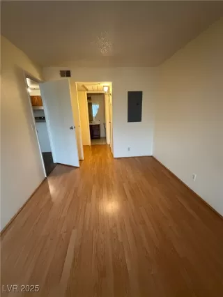 Photo #4: 2741701 Listing 