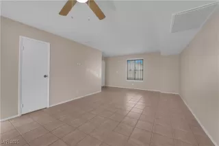 Photo #4: 2741723 Listing