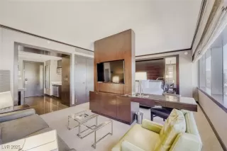 Photo #6: 2741733 Listing