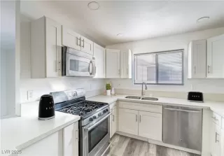 Photo #1: 2741765 Listing