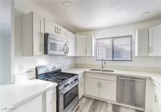 Photo #3: 2741765 Listing