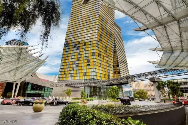 MLS: 2741798 Condo For Sale