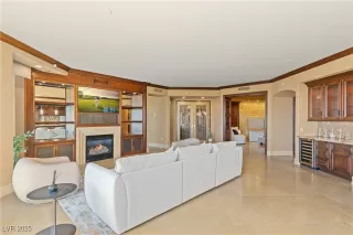 Photo #3: 2741822 Listing