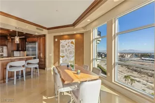 Photo #6: 2741822 Listing