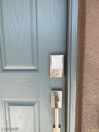 Photo #4: 2741866 Listing