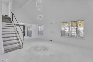 Photo #6: 2741872 Listing