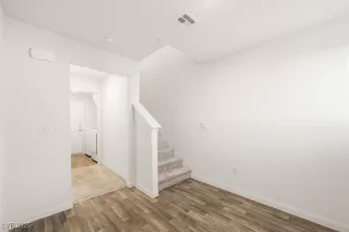 Photo #2: 2741970 Listing