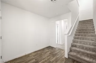 Photo #3: 2741970 Listing