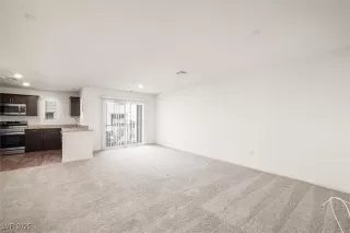 Photo #6: 2741970 Listing