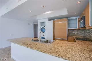 Photo #2: 2741976 Listing 