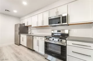 Photo #1: 2742004 Listing