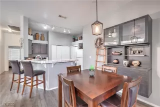 Photo #1: 2742015 Listing