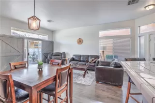 Photo #3: 2742015 Listing